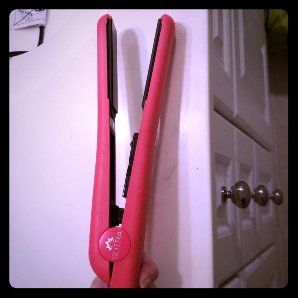 Sutra Hair Straightener